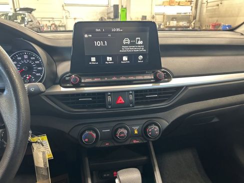 Certified 2020 Kia Forte LXS image 17