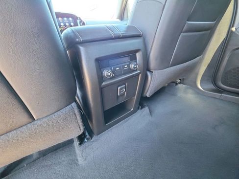 Used 2023 Chevrolet Traverse LT AWD/4WD image 28