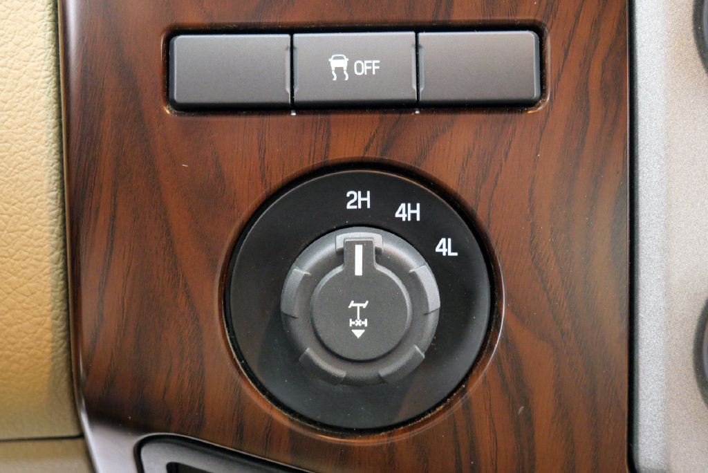Used 2014 Ford F250 Lariat w/ Camper Package AWD/4WD image 31