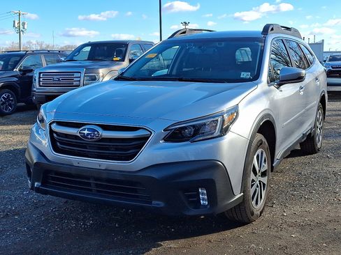 Used 2021 Subaru Outback Premium image 3