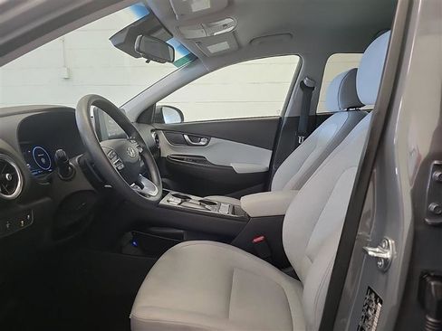 Used 2023 Hyundai Kona SE w/ Cargo Package FWD image 7