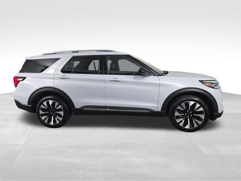 Certified 2025 Ford Explorer Platinum w/ LUX Leather Package image 8