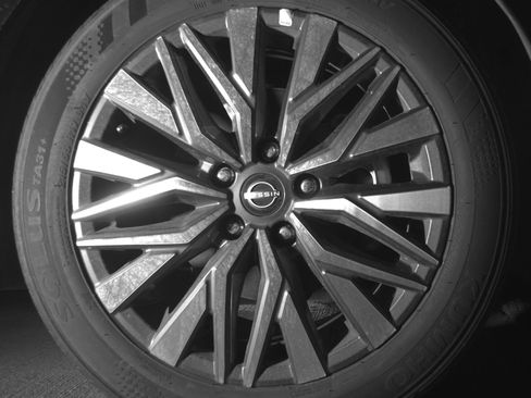 Used 2025 Nissan Altima 2.5 SV FWD image 13
