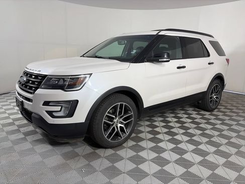 Used 2016 Ford Explorer Sport w/ Equipment Group 401A AWD/4WD image 3