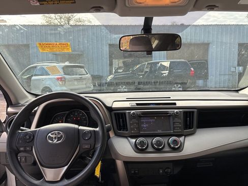 Used 2014 Toyota RAV4 LE image 5