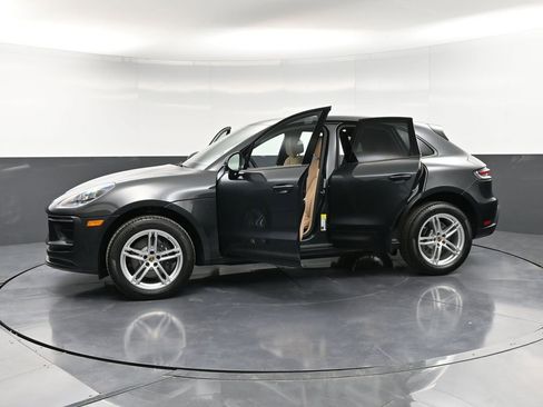 New 2026 Porsche Macan image 35