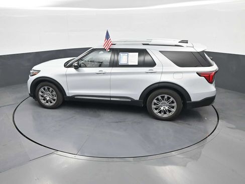 Used 2025 Ford Explorer Platinum RWD image 26