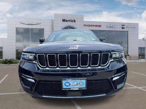 Used 2024 Jeep Grand Cherokee Limited AWD/4WD image 3