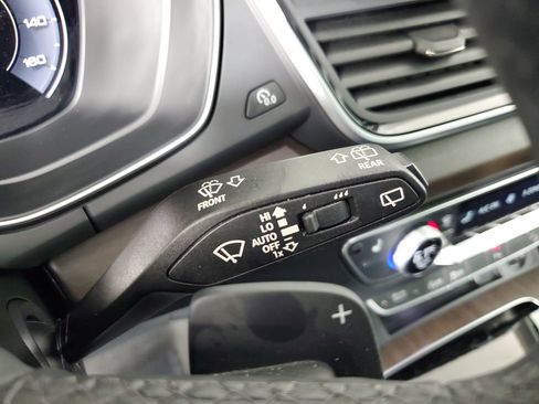 Certified 2024 Audi Q5 2.0T Premium Plus image 39