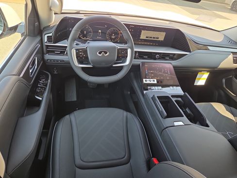 Used 2026 INFINITI QX80 Luxe w/ Cargo Package image 7