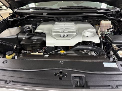 Used 2016 Toyota Land Cruiser AWD/4WD image 34