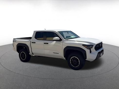 Used 2025 Toyota Tacoma TRD Off-Road AWD/4WD image 2