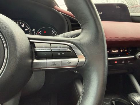 Used 2021 MAZDA MAZDA3 Hatchback w/Premium Plus Pkg image 23