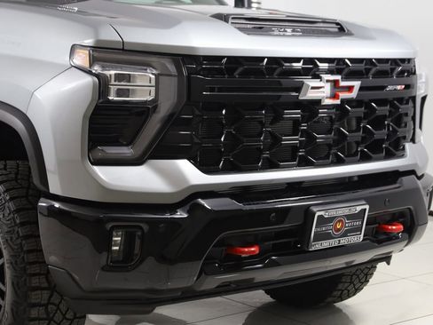 Used 2025 Chevrolet Silverado 2500 ZR2 image 39
