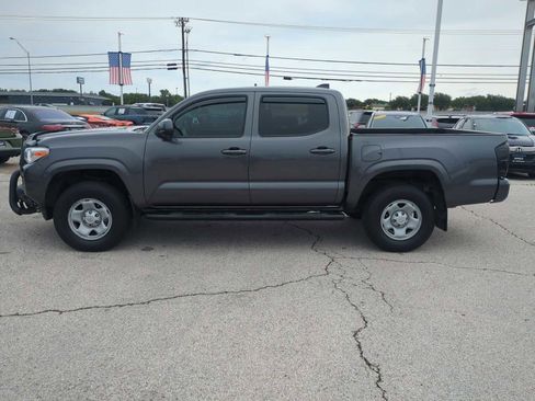 Used 2022 Toyota Tacoma SR AWD/4WD image 5