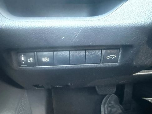 Used 2019 Toyota RAV4 XLE w/ Convenience Package AWD/4WD image 17