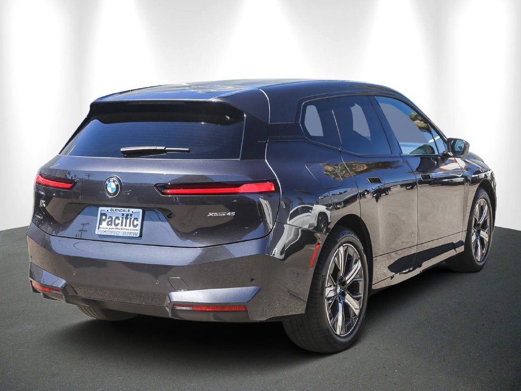 Certified 2026 BMW iX xDrive45 w/ Premium Package AWD/4WD image 6