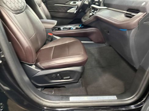 Used 2025 Ford Explorer Platinum w/ LUX Leather Package AWD/4WD image 62