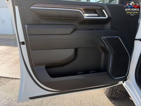 Used 2024 Chevrolet Silverado 2500 LT AWD/4WD image 10