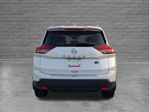 Used 2026 Nissan Rogue SV FWD image 11