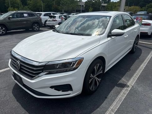 Used 2021 Volkswagen Passat 2.0T SE FWD image 9