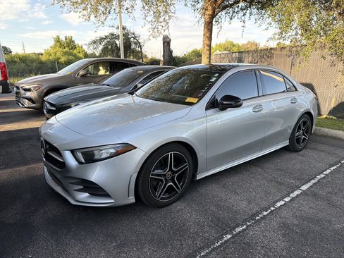 Certified 2021 Mercedes-Benz A 220 4MATIC image 4