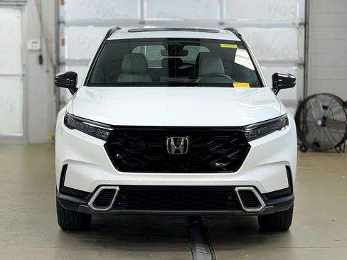 Used 2025 Honda CR-V Sport Touring image 2