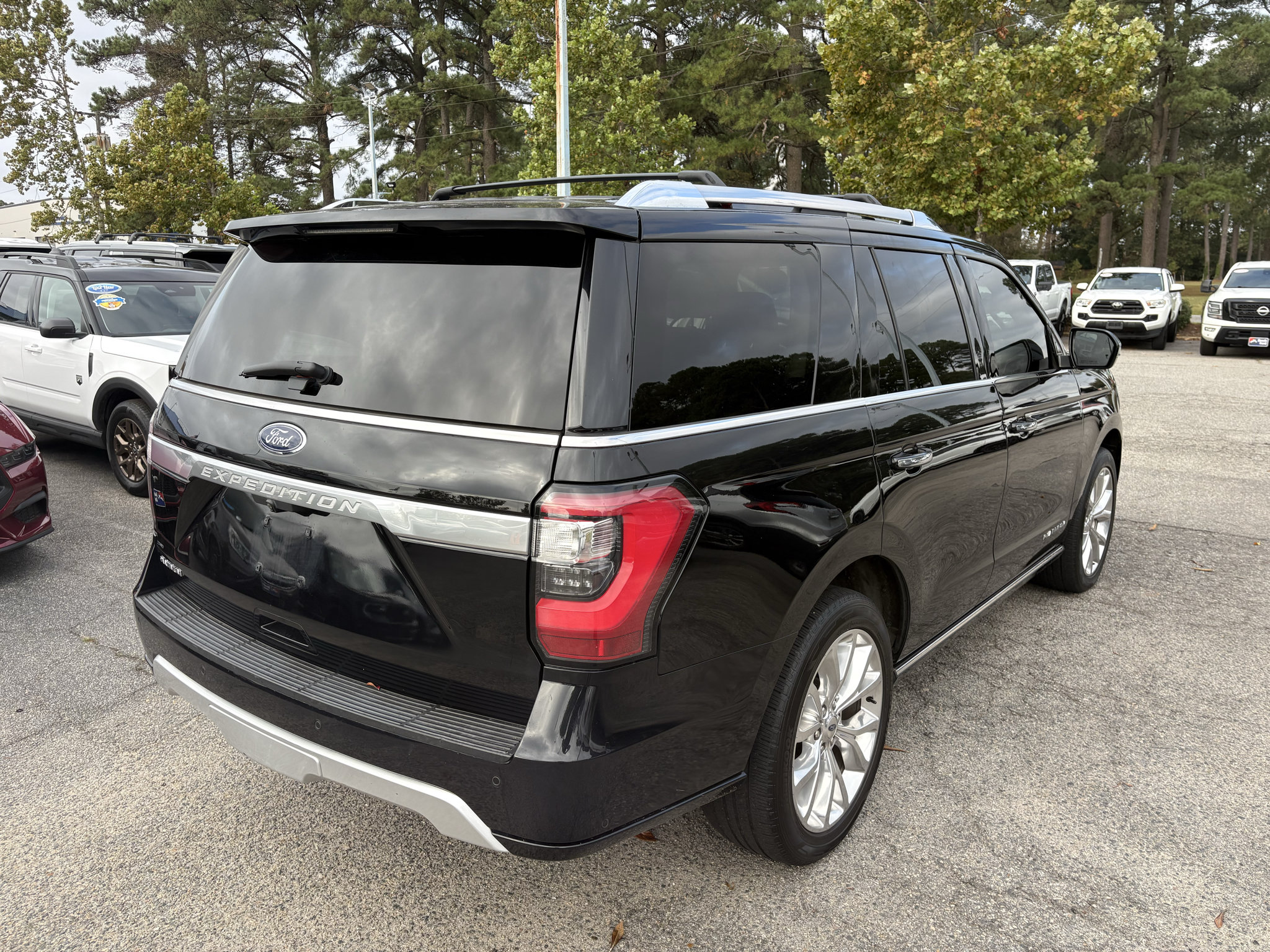 Used 2019 Ford Expedition Platinum AWD/4WD image 5