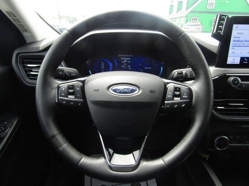 Used 2022 Ford Escape Titanium AWD/4WD image 15