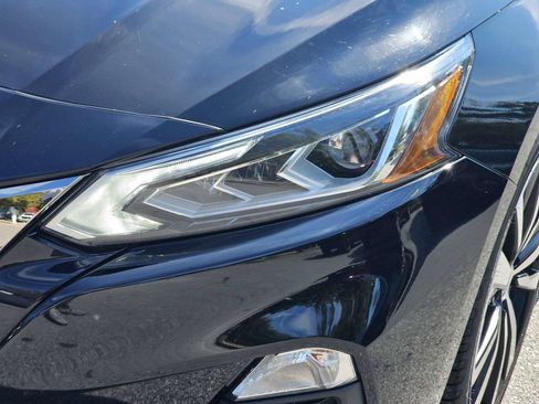 Used 2022 Nissan Altima 2.5 SR FWD image 12