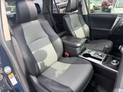 Used 2017 Toyota 4Runner SR5 Premium AWD/4WD image 11
