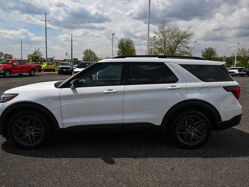 Certified 2025 Ford Explorer ST AWD/4WD image 8