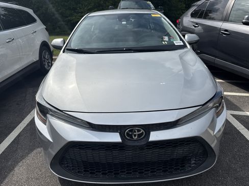 Used 2020 Toyota Corolla LE w/ Carpet Mat Package (TMS) FWD image 3