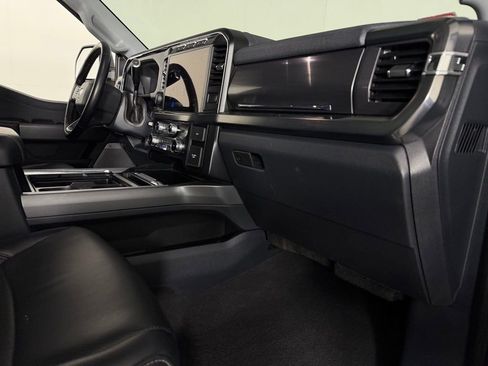Used 2024 Ford F350 Lariat w/ Lariat Ultimate Package AWD/4WD image 32