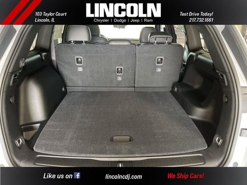 New 2025 Jeep Grand Cherokee Limited w/ Black Appearance Package image 15