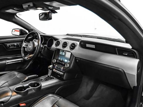 Used 2017 Ford Mustang GT Premium image 7