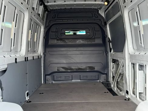 Used 2020 Mercedes-Benz Sprinter 3500 w/ Driver Convenience Package image 24