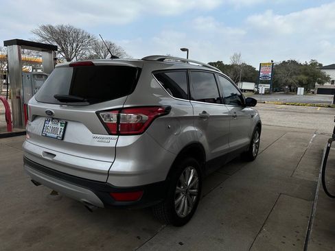 Used 2017 Ford Escape Titanium FWD image 4