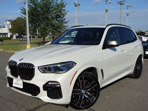 Used 2021 BMW X5 M50i w/ Executive Package image 3