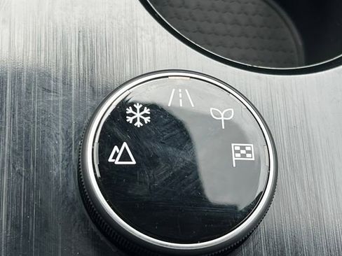 Used 2023 Nissan Rogue SV image 23