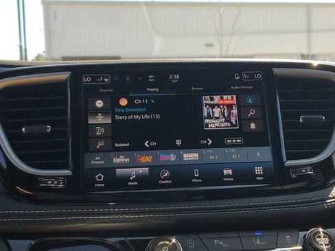 New 2026 Chrysler Pacifica Select FWD image 26
