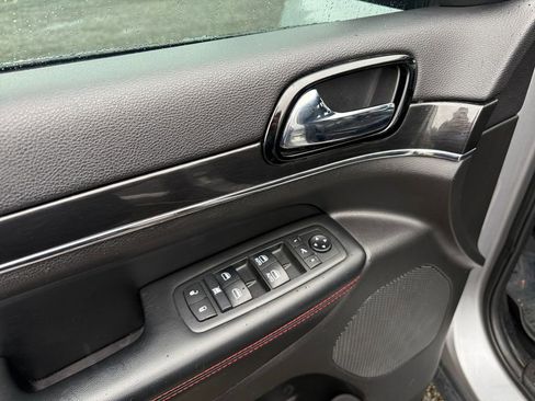 Used 2019 Jeep Grand Cherokee Trailhawk w/ Trailhawk Luxury Group image 12