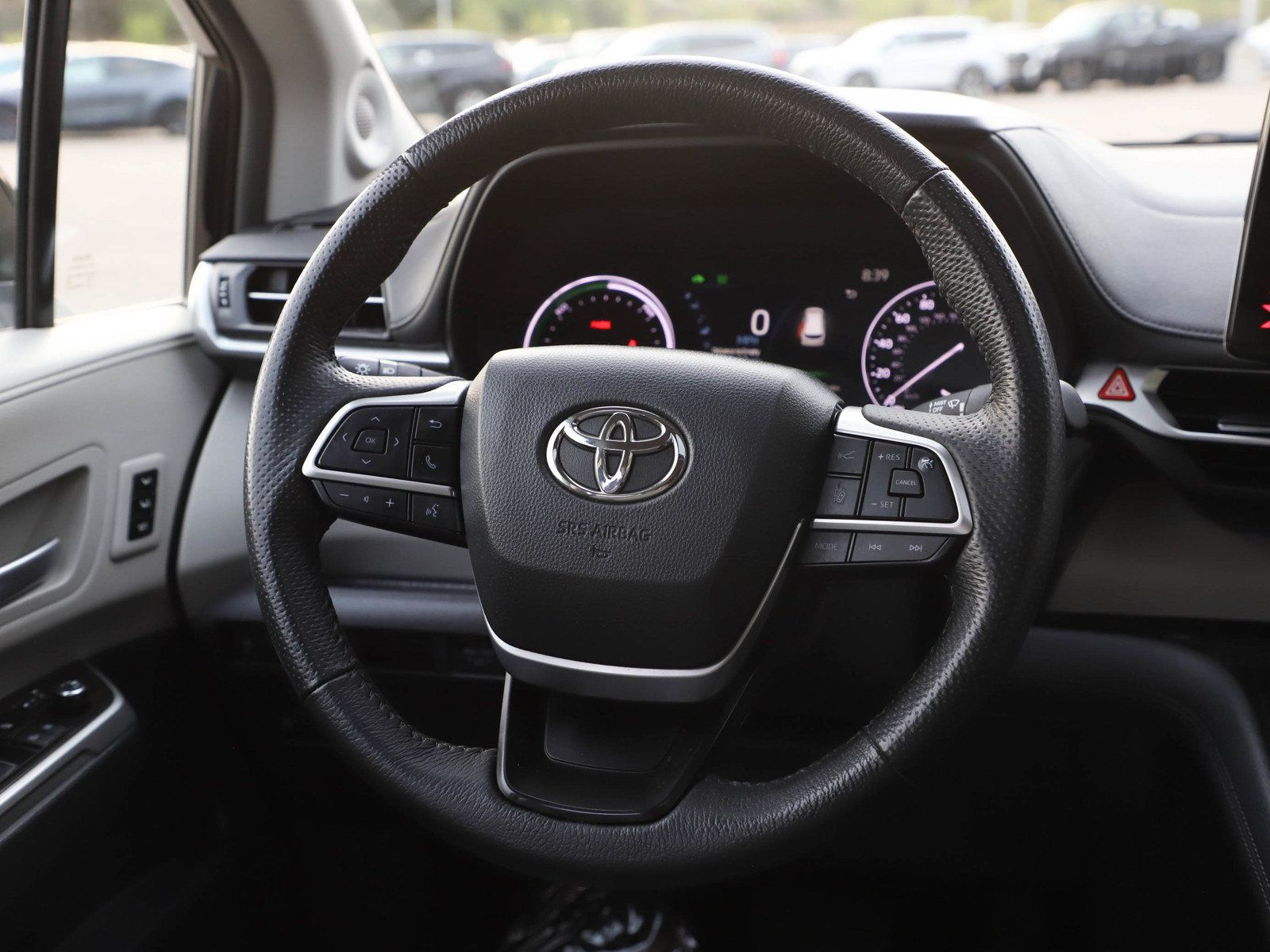 Used 2024 Toyota Sienna Limited AWD/4WD image 19