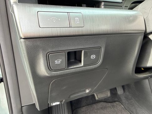Certified 2025 Hyundai Kona Limited FWD image 19