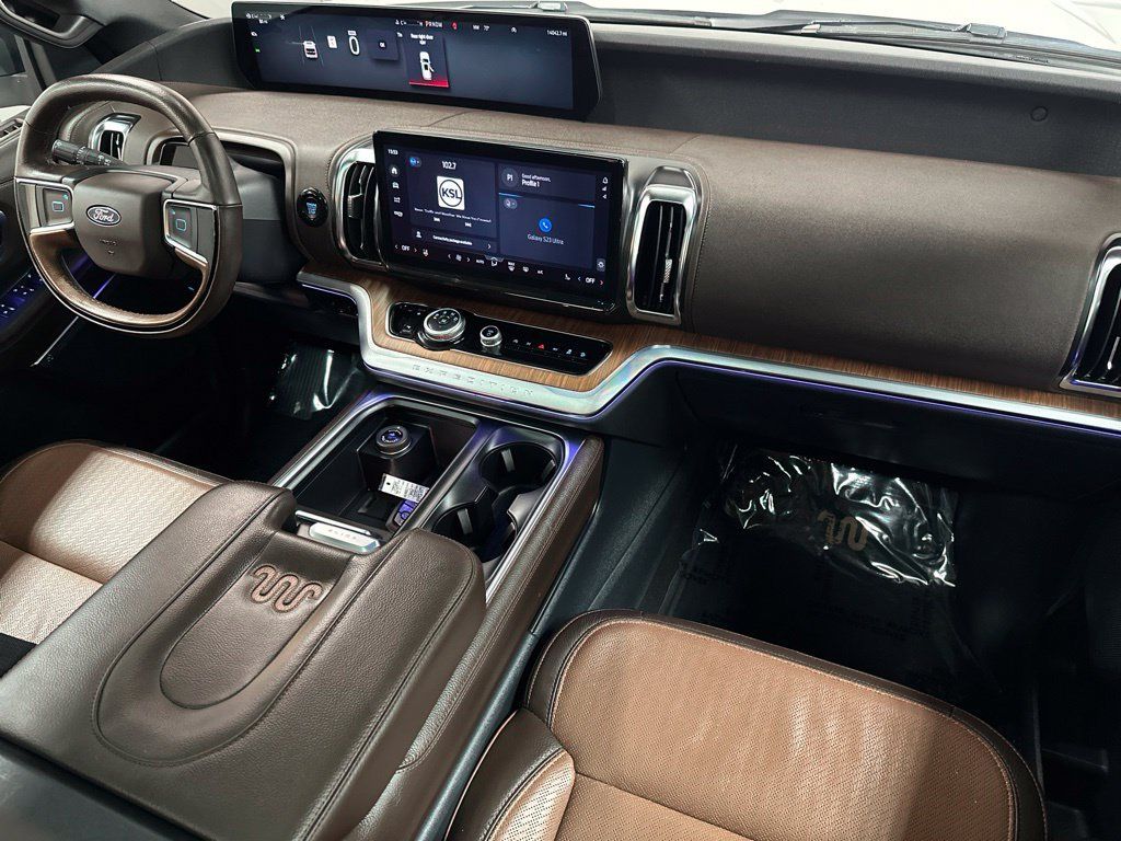 Used 2025 Ford Expedition King Ranch AWD/4WD image 11