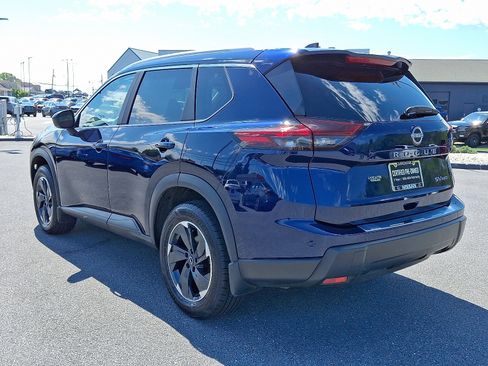 Certified 2024 Nissan Rogue SV w/ SV Premium Package AWD/4WD image 5