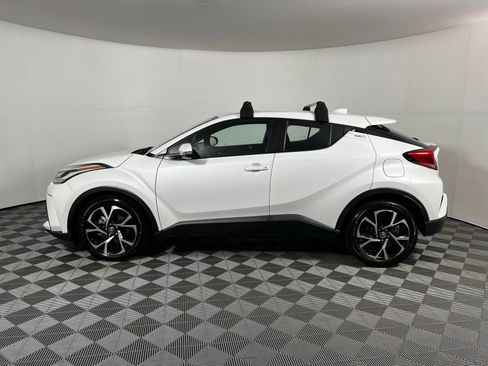 Used 2021 Toyota C-HR XLE FWD image 8