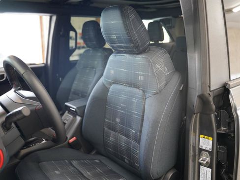 Used 2025 Ford Bronco Heritage Edition AWD/4WD image 26
