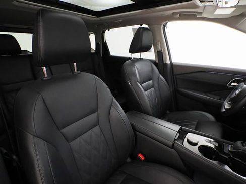 Used 2022 Nissan Rogue Platinum w/ Head-Up Display Package image 24