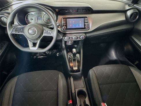 Used 2020 Nissan Kicks S image 23